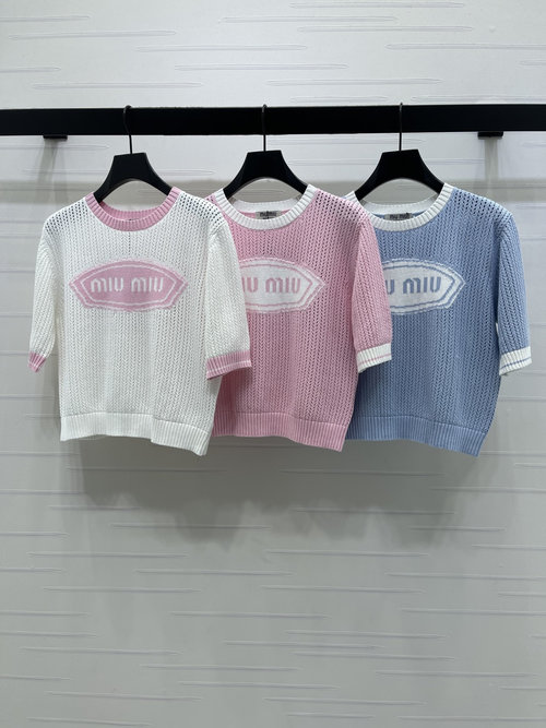 Miu Miu New Arrival: Contrast Color Jacquard Logo Round Neck Knit Short Sleeve