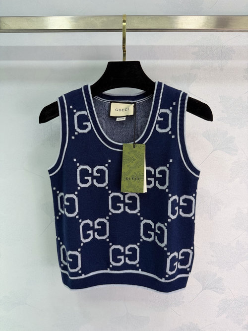 Gucci Textured Knit Sleeveless Vest with Double G Logo
