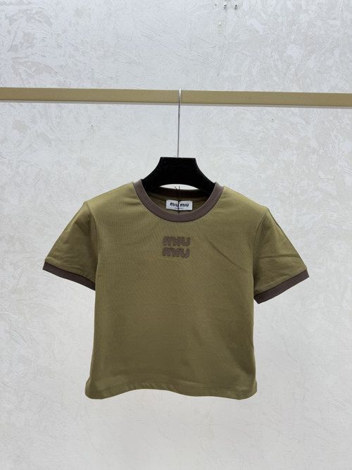 Miu Miu Contrasting Letter Round-Neck Short-Sleeve in Green