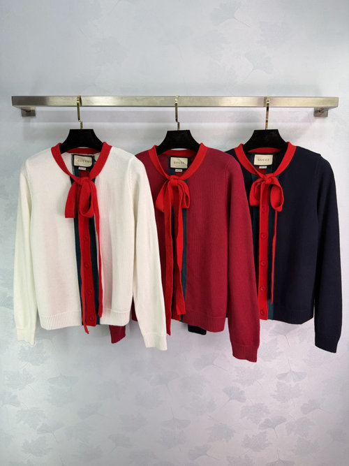 Gucci Luxurious Knit Long Sleeve Sweater with Color Blocking