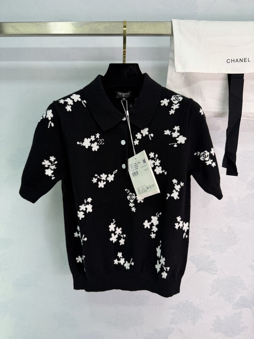 Chanel Spring Collared Knit Short Sleeve with Flower Patterns