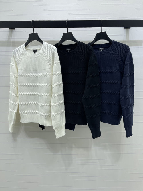 Chanel Luxury Round-neck Raglan Pullover with French Charm