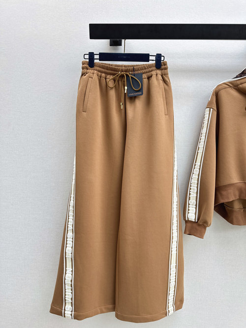 Louis Vuitton Stylish Casual Suit with Strong Fabric