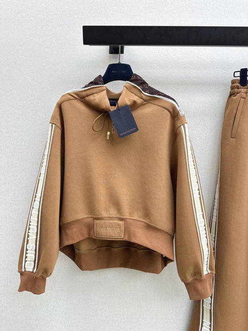 Louis Vuitton Stylish Casual Suit with Strong Fabric