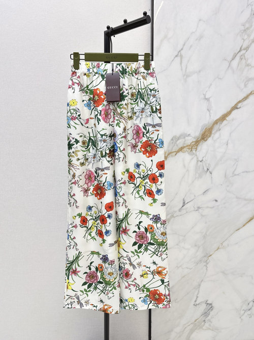 Gucci Flower Print Silk Trousers with Elastic Waist