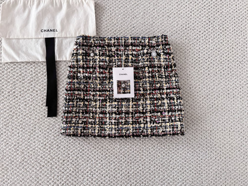Chanel Collar-Buttoned Tweed Short Skirt