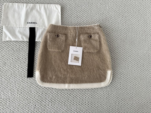 Chanel Coco Neige New Double-Pocket Skirt