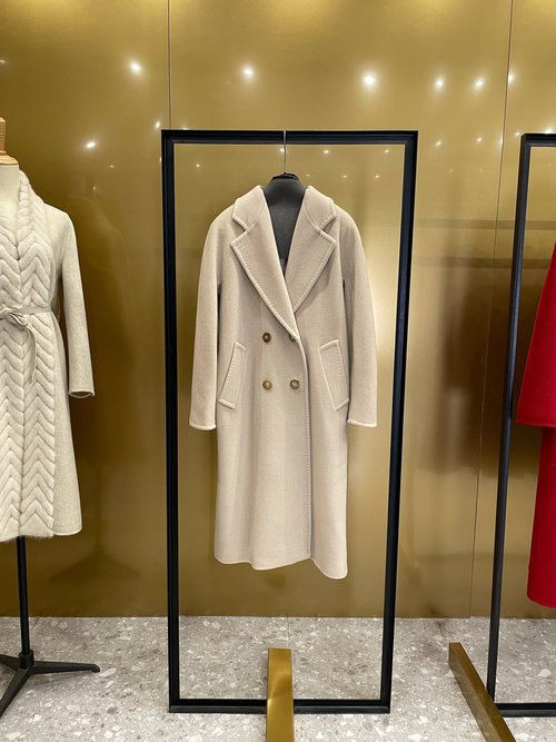 Max Mara Cocoon-shaped Wool-Cashmere Coat with Exquisite Details