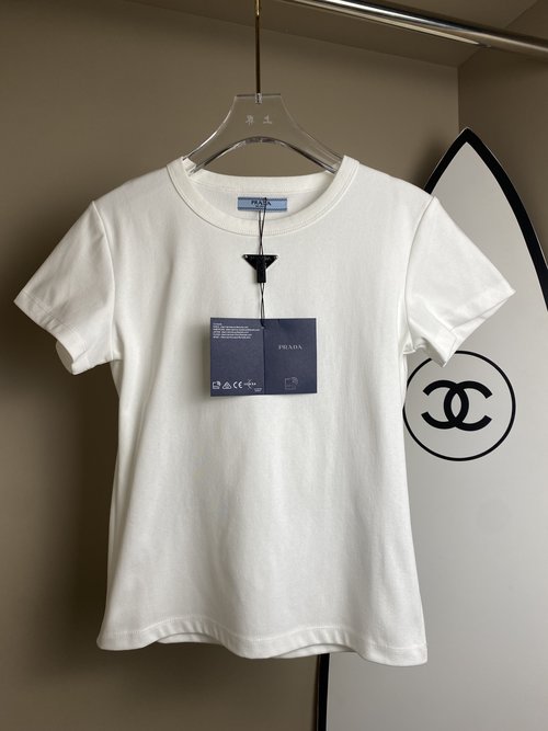 Prada Minimalist Short-sleeved T-shirt with Metal Triangle Logo, Soft and Comfortable
