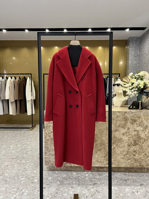 Max Mara Red Wool-Cashmere Coat with Exquisite Details in Gift Set