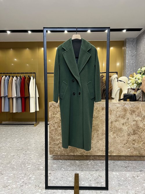 Max Mara High-quality Wool and Cashmere Overcoat