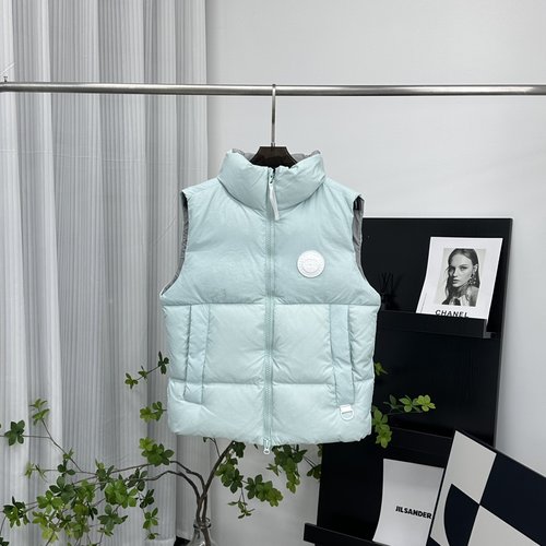 Canada Goose White Label Vest in Charming Melting Water Blue