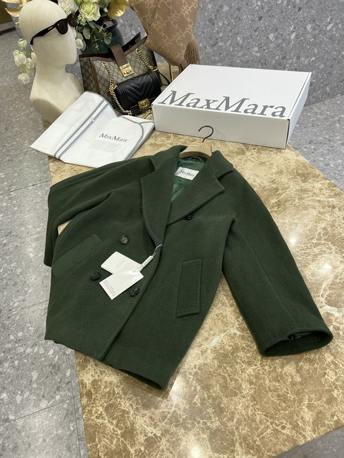 Max Mara Short Tussock Green Sheep Cashmere Coat with Horn Buttons