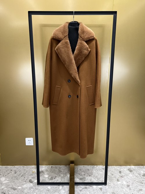 Max Mara Double - Row Buttoned, Loose - fitting Mink - Collared Cashmere Coat