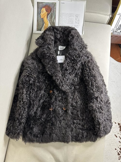 Hermes Exquisite Premium Merino Sheepskin Coat with Custom-Fitted Hardware