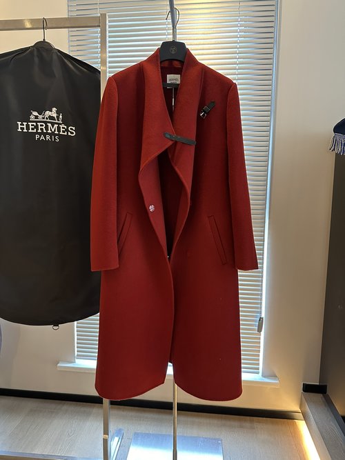 Hermes Luxury Solid Color Cashmere Coat with Lambskin Splicing