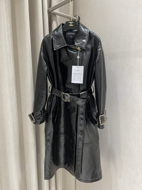 Chanel Long Monochromatic Oversized Sheepskin Glossy Leather Trench Coat