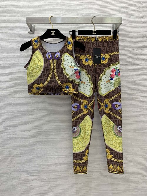 Fendi High Elasticity Yoga Set with Double FF Pattern & Built-in Bra