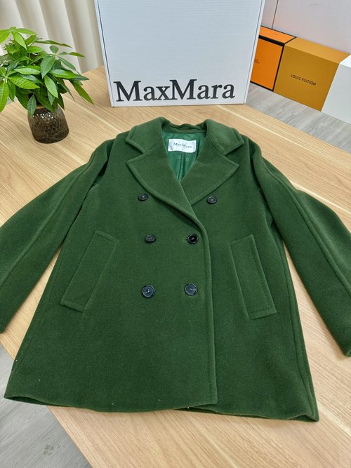 Max Mara Classic Short Camel Coat with Quality Packaging