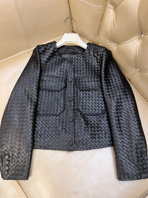 Bottega Veneta Fashionable Autumn & Winter Coat with Customized Weaving