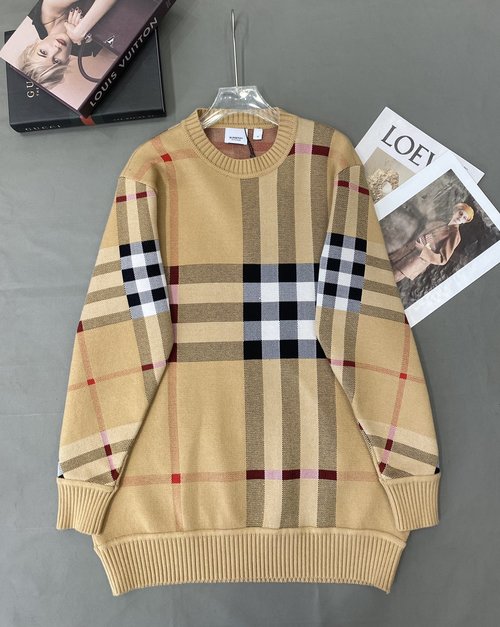 Burberry Classic Checked Round Neck Knit Long Sleeve, Timeless Design