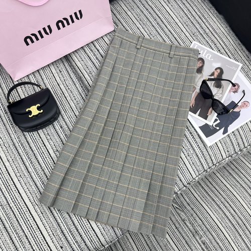 Miu Miu Recommended: New Checked Pleated Skirt with Letter Appliques