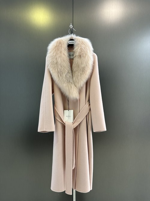 Max Mara Premium Cashmere-Wool Blend Coat with Detachable Fox Fur Collar