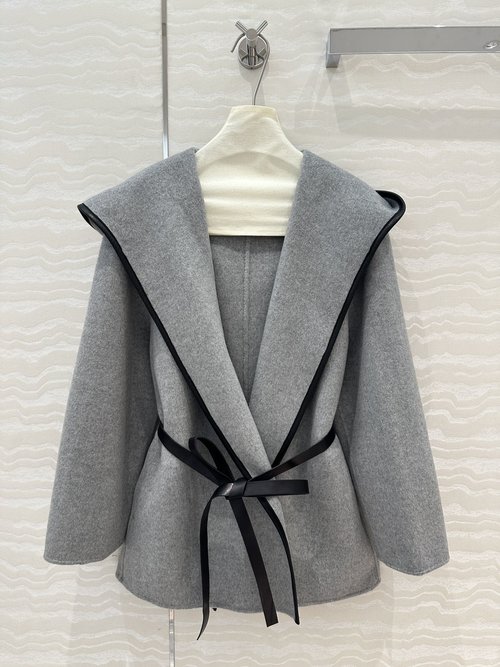 Bottega Veneta Exclusive High-End Cashmere Hooded Coat with Leather Belt