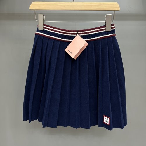 Miu Miu Knit Pleated Skirt with a Distinctive Letter Logo, Charming and Graceful