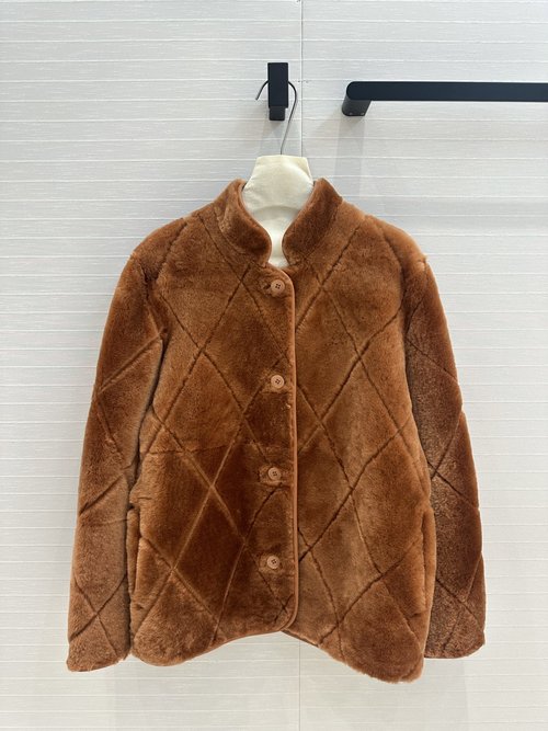 Loro Piana Exclusive High-End Fur Coat with Big Lattice and Exquisite Craft