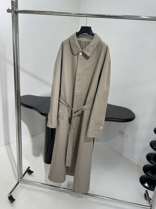 Fendi Off-Shoulder Beige Cotton Blend Coat with Adjustable Collar