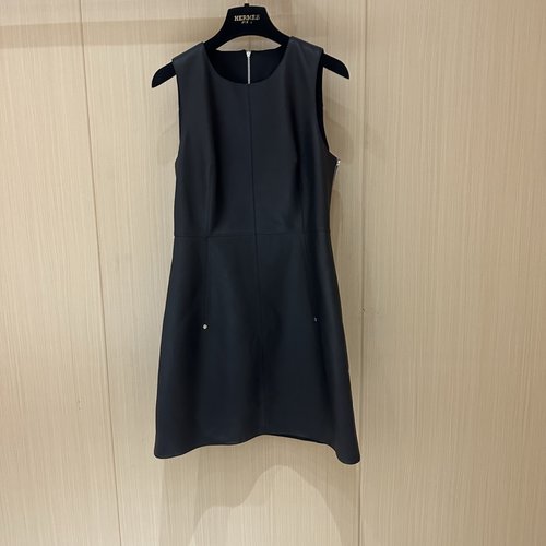 Hermes Sophisticated Lambskin Skirt with Minimalist Cut