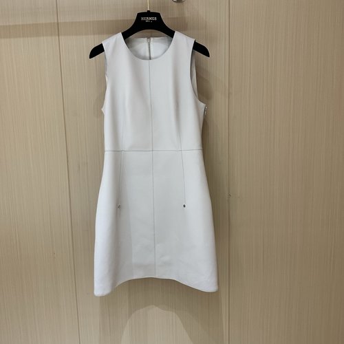 Hermes Sophisticated Lambskin Skirt with Minimalist Cut