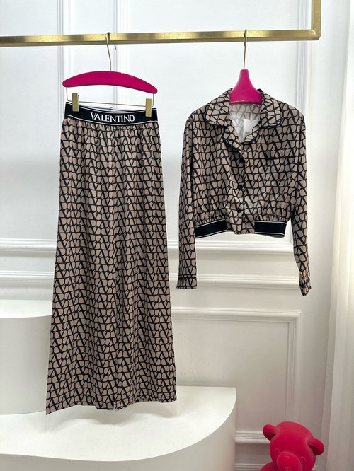Valentino New Arrival Valen V Logo Print Casual Set