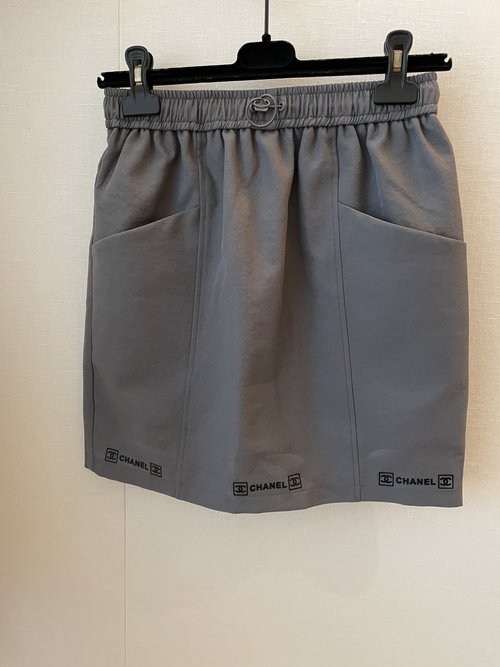 Chanel Utility Skirt with Elastic Waist and Pocket Decoration, Practical
