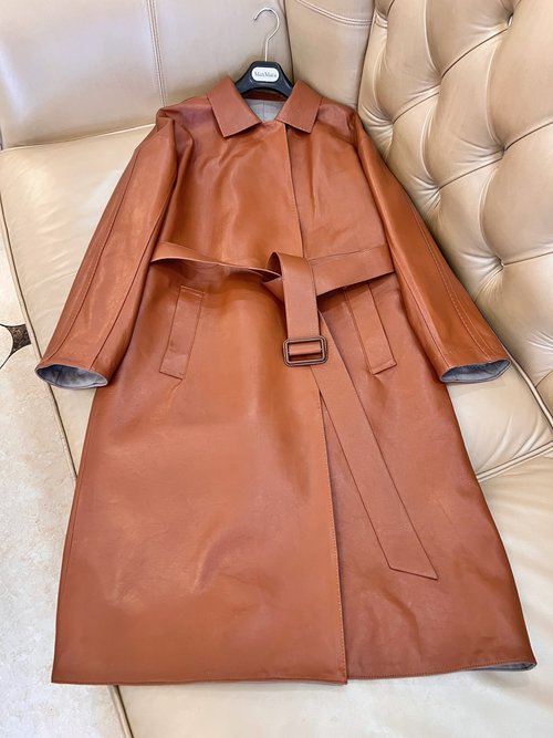 Hermes Elegant Leather Coat with Distinctive Design and Custom Fabric