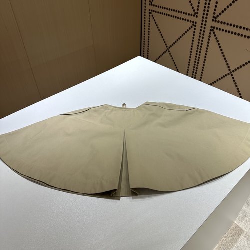 Chanel Stylish Detachable Cape Crafted from Imported Cotton Lambskin