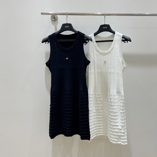 Chanel Knit Sleeveless Dress, Simple yet Slimming