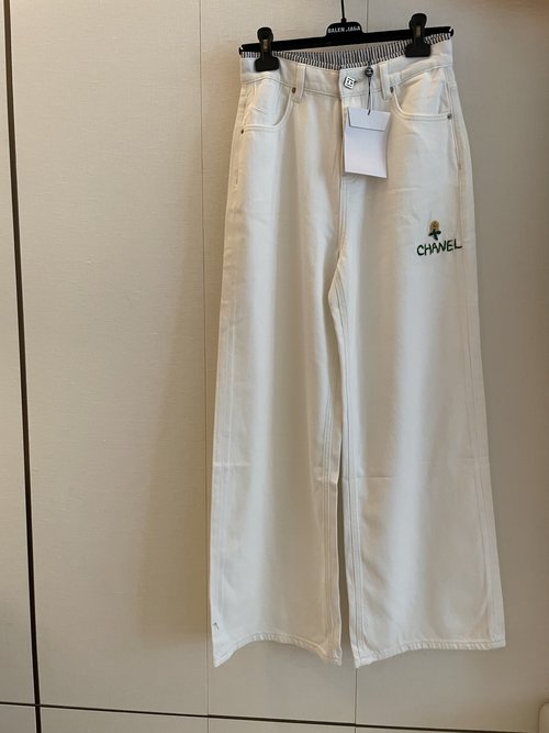 Chanel Classic White Straight-leg Jeans with Waist Stripe