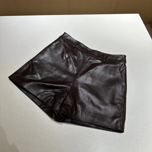 Gucci Authentic Leather Workwear Shorts with Embroidered Collar and Premium Accents