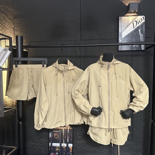 Burberry Practical Lightweight Sun Protection Jacket and Shorts Set