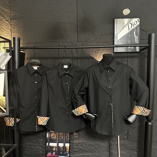 Burberry Versatile and Stylish Cotton Long-Sleeved Shirt with Cuff Patch