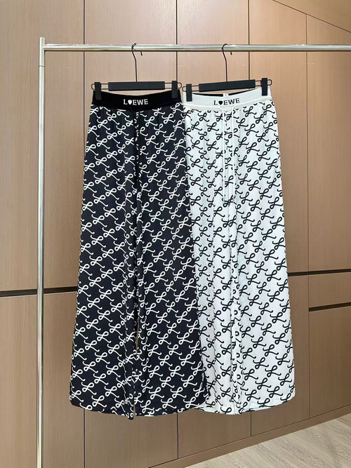 Loewe Versatile Printed Casual Pants in Custom Fabric for All Seasons