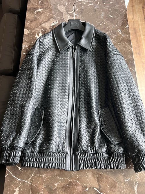 Bottega Veneta Elegant Knitted Jacket with Vintage Allure and High - quality Leather