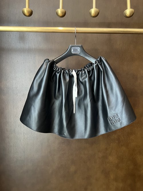 Miu Miu Classic Leather Skirt with Sweet and Cool Aesthetic, All-match and Stylish