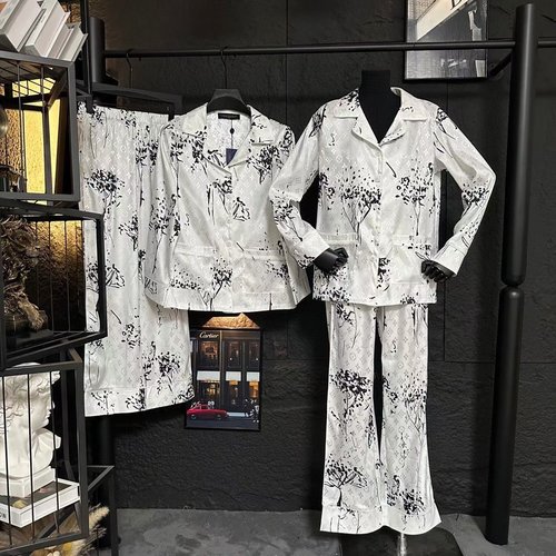 Louis Vuitton Practical All - Season Four - Leaf Clover Logo Homewear