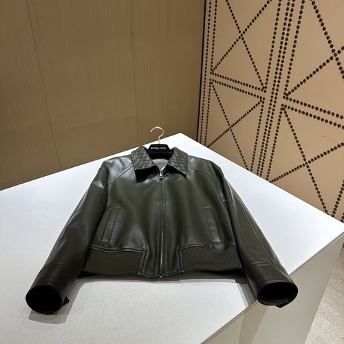 Bottega Veneta Custom - made Knitted Jacket with a Vintage - inspired Elegant Look