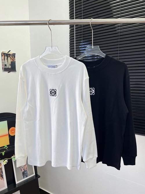 Loewe Soft High-Elasticity Cotton Long-Sleeve with Front Logo Embellishment