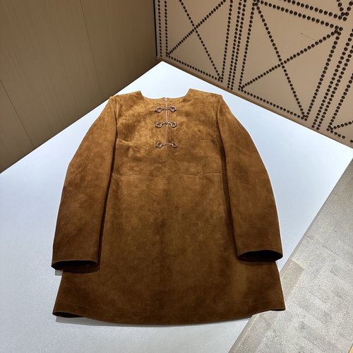 Gucci Genuine Leather Suit with Heavy - Duty Embossing, Imported Mixed Sheep Antelope Leather