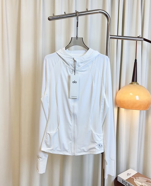 Alo Zippered Sunscreen Jacket, High-Quality and Slimming
